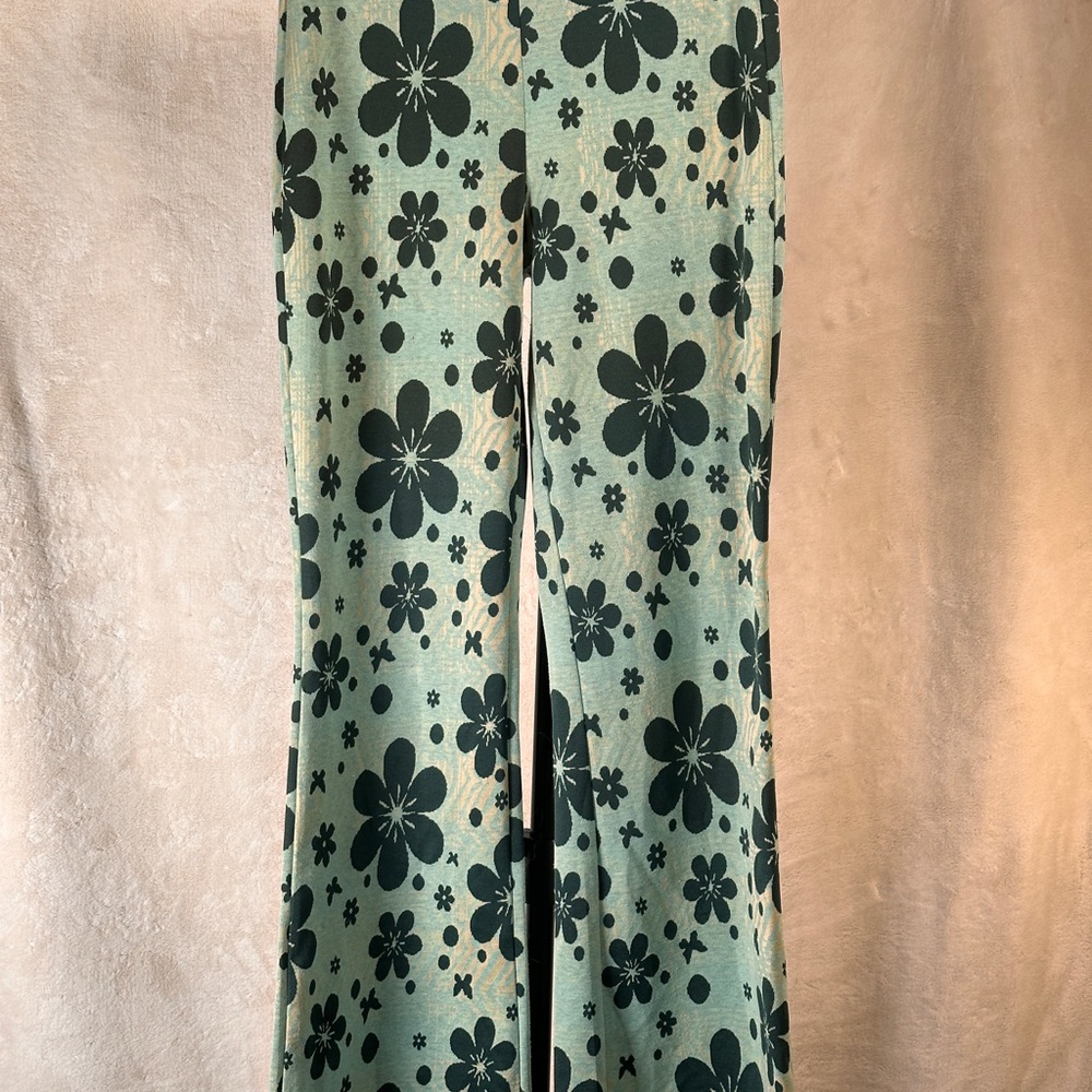 Green Floral Woman’s Bottoms